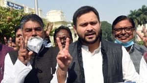 Tejashwi Yadav and those from allies Congress and CPI held demonstration in front of gate number four of the Gandhi Maidan during the day in protest against the new farm laws.(ANI) Tejashwi Yadav and those from allies Congress and CPI held demonstration in front of gate number four of the Gandhi Maidan during the day in protest against the new farm laws.(ANI)