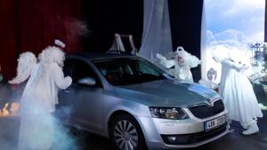 Actors dressed as angels perform during a drive-thru celebration.(REUTERS) Actors dressed as angels perform during a drive-thru celebration.(REUTERS)