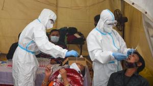 For Delhi, between November 1 and 7 the rapid antigen positivity rate was 8.16 % while for RT-PCR it was 27.2 %(Amal KS/HT PHOTO) For Delhi, between November 1 and 7 the rapid antigen positivity rate was 8.16 % while for RT-PCR it was 27.2 %(Amal KS/HT PHOTO)