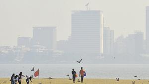 The air quality index was 225 (poor) on Saturday.(Anshuman Poyrekar/HT Photo) The air quality index was 225 (poor) on Saturday.(Anshuman Poyrekar/HT Photo)