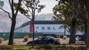 Black and African-American employees represent 10% of Tesla’s US workforce, but just 4% of managers at the level of director and above(Bloomberg) Black and African-American employees represent 10% of Tesla’s US workforce, but just 4% of managers at the level of director and above(Bloomberg)