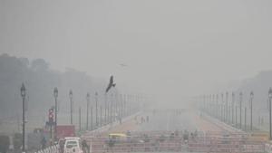 India Gate obscured from view by haze, at Rajpath in New Delhi.(HT file) India Gate obscured from view by haze, at Rajpath in New Delhi.(HT file)
