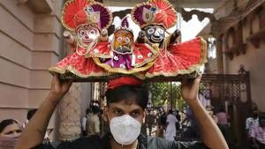 Nagarjuna vesha is observed every 26 years in Puri. The vesha was last observed in 1994, when six devotees were killed in the ensuing stampede.(AP) Nagarjuna vesha is observed every 26 years in Puri. The vesha was last observed in 1994, when six devotees were killed in the ensuing stampede.(AP)