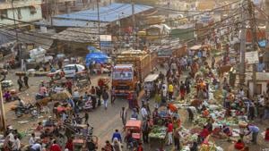 After several rounds of meetings with shopkeepers and other traders, associations of popular markets such as Connaught Place, Khan Market, Lajpat Nagar, Sarojini Nagar, Sadar Bazar, Chandni Chowk, Rajouri Garden, etc have decided to stay open on Tuesday.(PTI file photo. Representative image) After several rounds of meetings with shopkeepers and other traders, associations of popular markets such as Connaught Place, Khan Market, Lajpat Nagar, Sarojini Nagar, Sadar Bazar, Chandni Chowk, Rajouri Garden, etc have decided to stay open on Tuesday.(PTI file photo. Representative image)