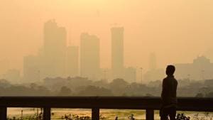 The air quality index (AQI) fell under moderate category at 149 for PM2.5 pollutant in Mumbai on Monday.(Bhushan Koyande/ HT Photo)