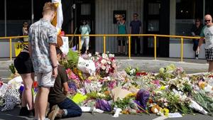 Residents pay their respects by placing flowers for the victims of the mosques attacks in Christchurch.(AFP) Residents pay their respects by placing flowers for the victims of the mosques attacks in Christchurch.(AFP)
