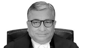 “Justice Murari has recovered from a terrible Covid attack. I advised him not to come today as well but he still wanted to sit for some time,” Justice Nariman announced in the court.(Photo:sci.gov.in) “Justice Murari has recovered from a terrible Covid attack. I advised him not to come today as well but he still wanted to sit for some time,” Justice Nariman announced in the court.(Photo:sci.gov.in)