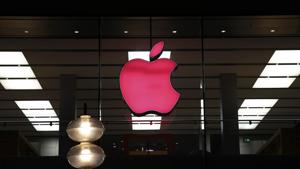 Apple is stepping up privacy for app users, forcing developers to be more transparent about data collection and warning they could be removed if they don't comply with a new anti-tracking measure, a company executive and regulators said Tuesday.(AP File Photo) Apple is stepping up privacy for app users, forcing developers to be more transparent about data collection and warning they could be removed if they don't comply with a new anti-tracking measure, a company executive and regulators said Tuesday.(AP File Photo)