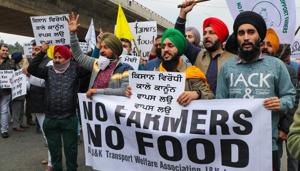 Members of All J&K Transports Welfare Association participate in a rally in support of the nationwide strike, called by agitating farmers to press for repeal of the Centre's agri laws, in Jammu, on Tuesday.(PTI) Members of All J&K Transports Welfare Association participate in a rally in support of the nationwide strike, called by agitating farmers to press for repeal of the Centre's agri laws, in Jammu, on Tuesday.(PTI)