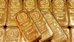 Gold declined from near the highest in two weeks as investors weighed vaccine rollouts amid surging coronavirus infections in some parts of the world against fresh hopes for a stimulus deal in the US.(Reuters/ File photo) Gold declined from near the highest in two weeks as investors weighed vaccine rollouts amid surging coronavirus infections in some parts of the world against fresh hopes for a stimulus deal in the US.(Reuters/ File photo)