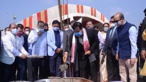 Assam chief minister Sarbananda Sonowal laying the foundation stone of the martyrs’ memorial in Guwahati on Thursday. (HT Photo) Assam chief minister Sarbananda Sonowal laying the foundation stone of the martyrs’ memorial in Guwahati on Thursday. (HT Photo)