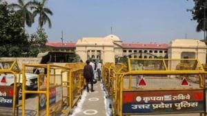 People undergo thermal screening outside Allahabad high court.(File photo) People undergo thermal screening outside Allahabad high court.(File photo)