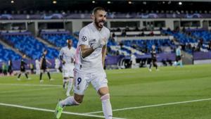 Karim Benzema celebrates after scoring his side's second goal during the Champions League group B soccer match between Real Madrid and Borussia Monchengladbach at the Alfredo Di Stefano stadium in Madrid, Spain.(AP) Karim Benzema celebrates after scoring his side's second goal during the Champions League group B soccer match between Real Madrid and Borussia Monchengladbach at the Alfredo Di Stefano stadium in Madrid, Spain.(AP)