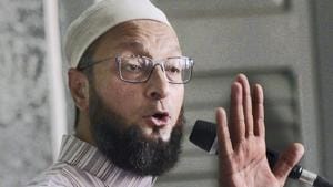 All India Majlis-e-Ittehadul Muslimeen president Asaduddin Owaisi held a meeting with West Bengal party leaders in Hyderabad.(PTI) All India Majlis-e-Ittehadul Muslimeen president Asaduddin Owaisi held a meeting with West Bengal party leaders in Hyderabad.(PTI)