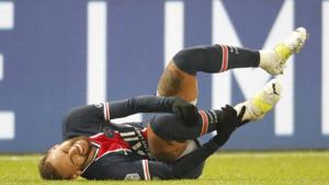 Neymar reacts as he hurts his knee(Reuters) Neymar reacts as he hurts his knee(Reuters)