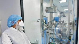 PM Narendra Modi visits the Zydus Biotech Park to review the development of a Covid-19 vaccine in Ahmedabad on Nov 28.(PTI) PM Narendra Modi visits the Zydus Biotech Park to review the development of a Covid-19 vaccine in Ahmedabad on Nov 28.(PTI)