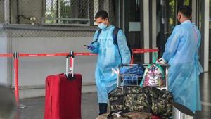 File photo: Passengers at the NSCBI Airport in Kolkata.(PTI) File photo: Passengers at the NSCBI Airport in Kolkata.(PTI)