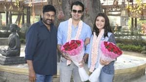 Chiranjeevi and Acharya’s team welcomed Kajal Aggarwal with a small cake cutting ceremony. Chiranjeevi and Acharya’s team welcomed Kajal Aggarwal with a small cake cutting ceremony.