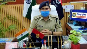 Santosh Kumar,Sheohar SP, made a presentation before PM Narendra Modi and senior officials of the home ministry at the top police officers’conference.(Sourced Photo) Santosh Kumar,Sheohar SP, made a presentation before PM Narendra Modi and senior officials of the home ministry at the top police officers’conference.(Sourced Photo)