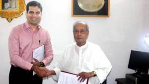 File photo of Pranab Mukherjee with Rupa’s Kapish Mehra. File photo of Pranab Mukherjee with Rupa’s Kapish Mehra.
