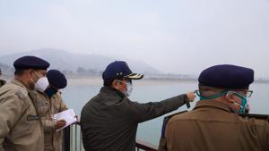 Kumbh Mela force IG Sanjay Gunjiyal inspects security arrangements in Haridwar.(HT photo) Kumbh Mela force IG Sanjay Gunjiyal inspects security arrangements in Haridwar.(HT photo)