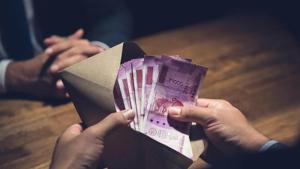 At the interbank forex market, the domestic unit opened at 73.49 against the greenback, then inched higher to touch 73.48, registering a rise of 15 paise over its previous close.(Getty Images/iStockphoto) At the interbank forex market, the domestic unit opened at 73.49 against the greenback, then inched higher to touch 73.48, registering a rise of 15 paise over its previous close.(Getty Images/iStockphoto)