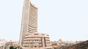 In the Sensex pack, Mahindra and Mahindra, Asian Paints, Tata Steel, Bajaj Finance, ONGC and HDFC were the prominent gainers.(Hindustan Times Media) In the Sensex pack, Mahindra and Mahindra, Asian Paints, Tata Steel, Bajaj Finance, ONGC and HDFC were the prominent gainers.(Hindustan Times Media)