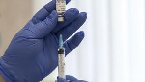 Taking to Twitter, Russia’s Ministry of Foreign Affairs (MFA) cited Putin saying that some health specialists have claimed that the vaccine’s protection level reaches up to 96-97 per cent.(AP) Taking to Twitter, Russia’s Ministry of Foreign Affairs (MFA) cited Putin saying that some health specialists have claimed that the vaccine’s protection level reaches up to 96-97 per cent.(AP)