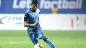 Aniket Jadhav with the ball.(ISL) Aniket Jadhav with the ball.(ISL)