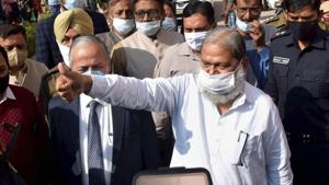 Haryana Health Minister Anil Vij before volunteering in the trials for potential coronavirus vaccine Covaxin, at Civil Hospital in Ambala district.(PTI) Haryana Health Minister Anil Vij before volunteering in the trials for potential coronavirus vaccine Covaxin, at Civil Hospital in Ambala district.(PTI)