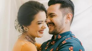 Aditya Narayan and Shweta Agarwal in Kashmir on their honeymoon. Aditya Narayan and Shweta Agarwal in Kashmir on their honeymoon.