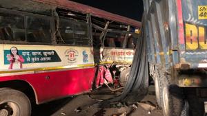 Most of the injured were seated on the right side of the UP transport bus which was hit by the truck on the Yamuna Expressway.(Sourced Photo) Most of the injured were seated on the right side of the UP transport bus which was hit by the truck on the Yamuna Expressway.(Sourced Photo)