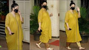 Kareena adds Midas touch to maternity diary in <span class='webrupee'>₹</span>21k gold kaftan,silk pants(Instagram/kareenakapoorteam) Kareena adds Midas touch to maternity diary in <span class='webrupee'>₹</span>21k gold kaftan,silk pants(Instagram/kareenakapoorteam)