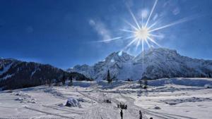 Tourists enjoying snow covered slopes in sonamarg on December 17,2020.(HT Photo/ Waseem Andrabi) Tourists enjoying snow covered slopes in sonamarg on December 17,2020.(HT Photo/ Waseem Andrabi)