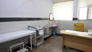 The death took place two days back and later 20 people with symptoms, mild diaorrhea and fever, were admitted in various hospitals. Most of the infected were people who came in direct contact with the deceased. (Image used for representation).(HT PHOTO.) The death took place two days back and later 20 people with symptoms, mild diaorrhea and fever, were admitted in various hospitals. Most of the infected were people who came in direct contact with the deceased. (Image used for representation).(HT PHOTO.)
