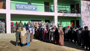 Voters stand in a queue to cast their votes for the DDC elections.(ANI/File/Representational) Voters stand in a queue to cast their votes for the DDC elections.(ANI/File/Representational)
