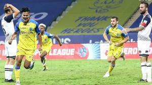 Jeakson Singh head in the late equaliser for Kerala(ISL) Jeakson Singh head in the late equaliser for Kerala(ISL)