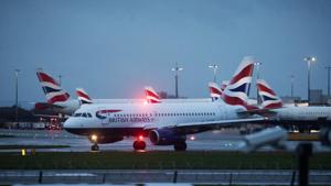The latest travel rules took effect Sunday, less than a day after they were announced, catching many with holiday travel plans off-guard.(Bloomberg) The latest travel rules took effect Sunday, less than a day after they were announced, catching many with holiday travel plans off-guard.(Bloomberg)