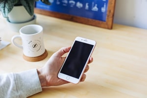A new national poll gives a glimpse into parents’ greatest concerns about their kids in the pandemic-era with the top concerns being screen time, unhealthy eating, and depression.(Unsplash) A new national poll gives a glimpse into parents’ greatest concerns about their kids in the pandemic-era with the top concerns being screen time, unhealthy eating, and depression.(Unsplash)