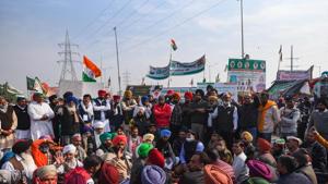 Demonstrators raise slogans during the ongoing protest against new farm laws, at the Delhi-Uttar Pradesh border, in Ghazipur, New Delhi.(Amal KS/HT PHOTO) Demonstrators raise slogans during the ongoing protest against new farm laws, at the Delhi-Uttar Pradesh border, in Ghazipur, New Delhi.(Amal KS/HT PHOTO)