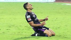 Odisha levelled the score courtesy of a stunning strike by Cole Alexander.(ISL) Odisha levelled the score courtesy of a stunning strike by Cole Alexander.(ISL)