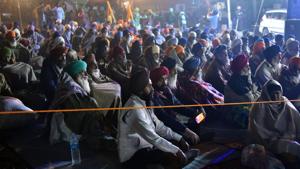 Farmers sitting on protest against the three farm laws at Singhu Border in Delhi on Tuesday.(ANI) Farmers sitting on protest against the three farm laws at Singhu Border in Delhi on Tuesday.(ANI)