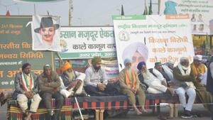 Demonstrators sitting on a relay hunger strike on a blocked section of the Delhi Meerut Expressway in protest against new farm laws, near Ghazipur border (Delhi – Ghaziabad), New Delhi, India on Tuesday December 22, 2020. (Photo by Sakib Ali /Hindustan Times) Demonstrators sitting on a relay hunger strike on a blocked section of the Delhi Meerut Expressway in protest against new farm laws, near Ghazipur border (Delhi – Ghaziabad), New Delhi, India on Tuesday December 22, 2020. (Photo by Sakib Ali /Hindustan Times)