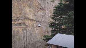 The image shows the bus reversing on the narrow road.(YouTube/@Onkar Malushte) The image shows the bus reversing on the narrow road.(YouTube/@Onkar Malushte)