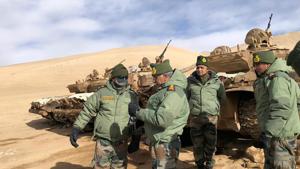 Indian Army chief General MM Naravane visits forward areas of Fire and Fury Corps including Rechin La.(Twitter.com/ ADG PI - INDIAN ARMY) Indian Army chief General MM Naravane visits forward areas of Fire and Fury Corps including Rechin La.(Twitter.com/ ADG PI - INDIAN ARMY)