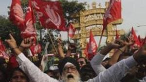 Members of different farmer organisations shout anti-government slogans during a protest against the new agricultural laws, Mumbai, December 22, 2020(AP) Members of different farmer organisations shout anti-government slogans during a protest against the new agricultural laws, Mumbai, December 22, 2020(AP)