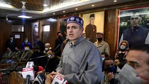 Former chief ministers Omar Abdullah and Mehbooba Mufti, whose National Conference (NC) and People’s Democratic Party are part of the PAGD that swept the polls in Kashmir Valley, have alleged that some Independents have been “abducted” and forced to support the BJP.(ANI) Former chief ministers Omar Abdullah and Mehbooba Mufti, whose National Conference (NC) and People’s Democratic Party are part of the PAGD that swept the polls in Kashmir Valley, have alleged that some Independents have been “abducted” and forced to support the BJP.(ANI)