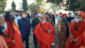 Akhada Parishad president Mahant Narendra Giri and secretary Hari Giri (right) during an inspection of Kumbh facilities for saints at Niranjani Akhada in Haridwar.(HT PHOTO.) Akhada Parishad president Mahant Narendra Giri and secretary Hari Giri (right) during an inspection of Kumbh facilities for saints at Niranjani Akhada in Haridwar.(HT PHOTO.)
