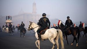 Members of the Presidential Guard rehearse for the upcoming Republic Day parade on a winter morning at Rajpath in New Delhi.(Biplov Bhuyan/HT PHOTO) Members of the Presidential Guard rehearse for the upcoming Republic Day parade on a winter morning at Rajpath in New Delhi.(Biplov Bhuyan/HT PHOTO)