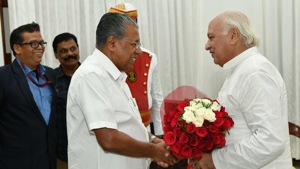 In a letter to Vijayan, the governor had stated that the Kerala government wanted the special session to “discuss a problem for which you have no jurisdiction to offer any solution.” In picture - Kerala CM Pinarayi Vijayan met with Governor Arif Mohammed Khan.(Kerala CMO) In a letter to Vijayan, the governor had stated that the Kerala government wanted the special session to “discuss a problem for which you have no jurisdiction to offer any solution.” In picture - Kerala CM Pinarayi Vijayan met with Governor Arif Mohammed Khan.(Kerala CMO)